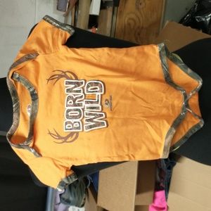Boys onesies lot (B3.6)